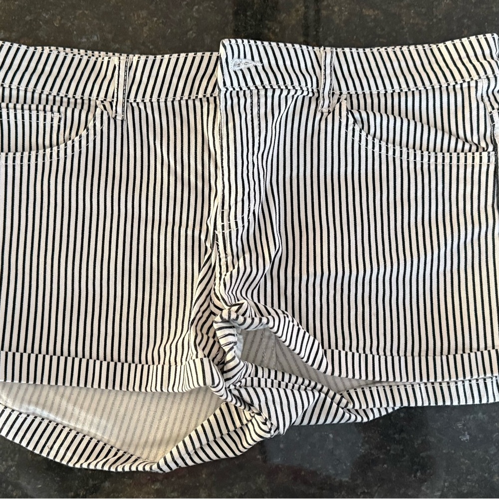 H&M Women's Denim and Striped Shorts Trio - Picture 5 of 10